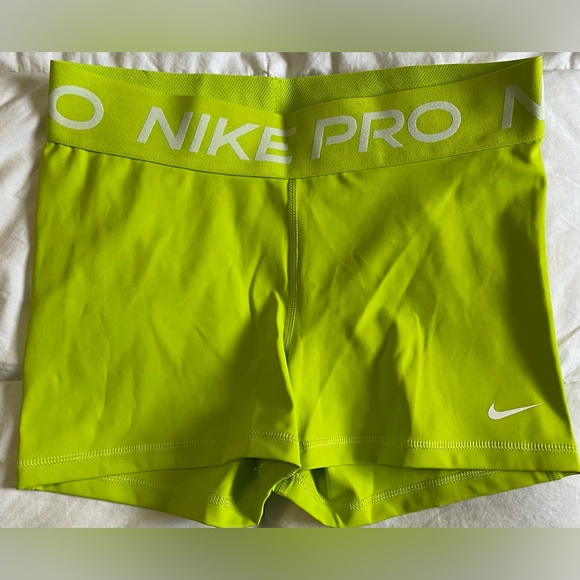 Nike Pro Neon Lime Dri-Fit Women's Bike Shorts - Picture 2 of 13